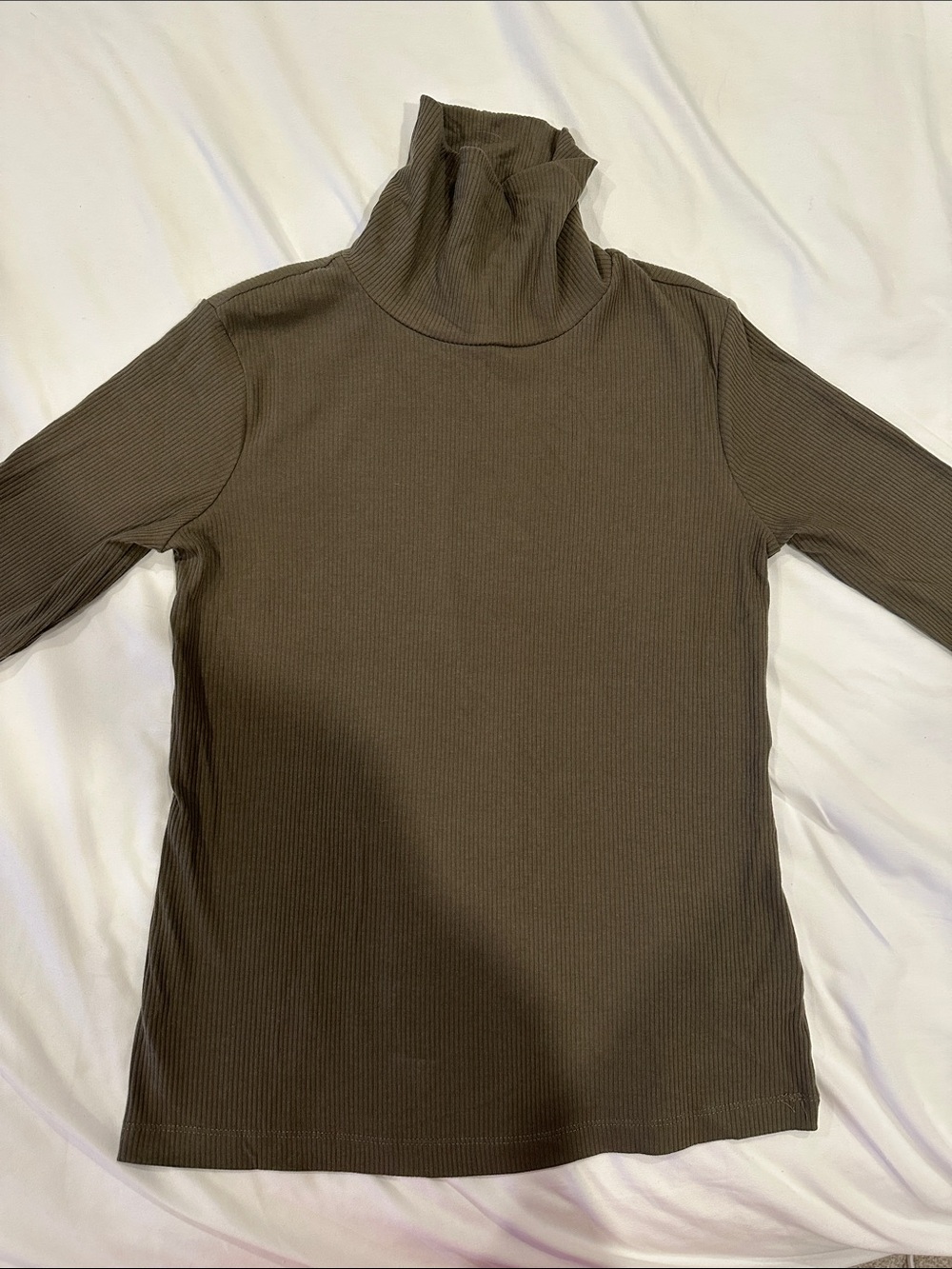 3/$15 NWT Small olive green turtleneck